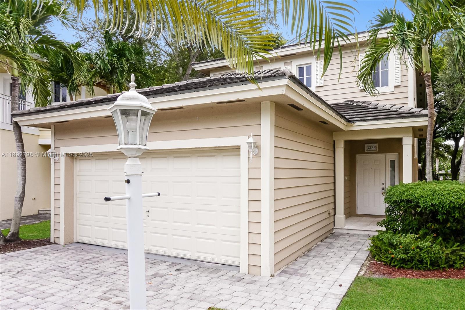 EMILIOS PLACE AT OASIS - Residential Lease