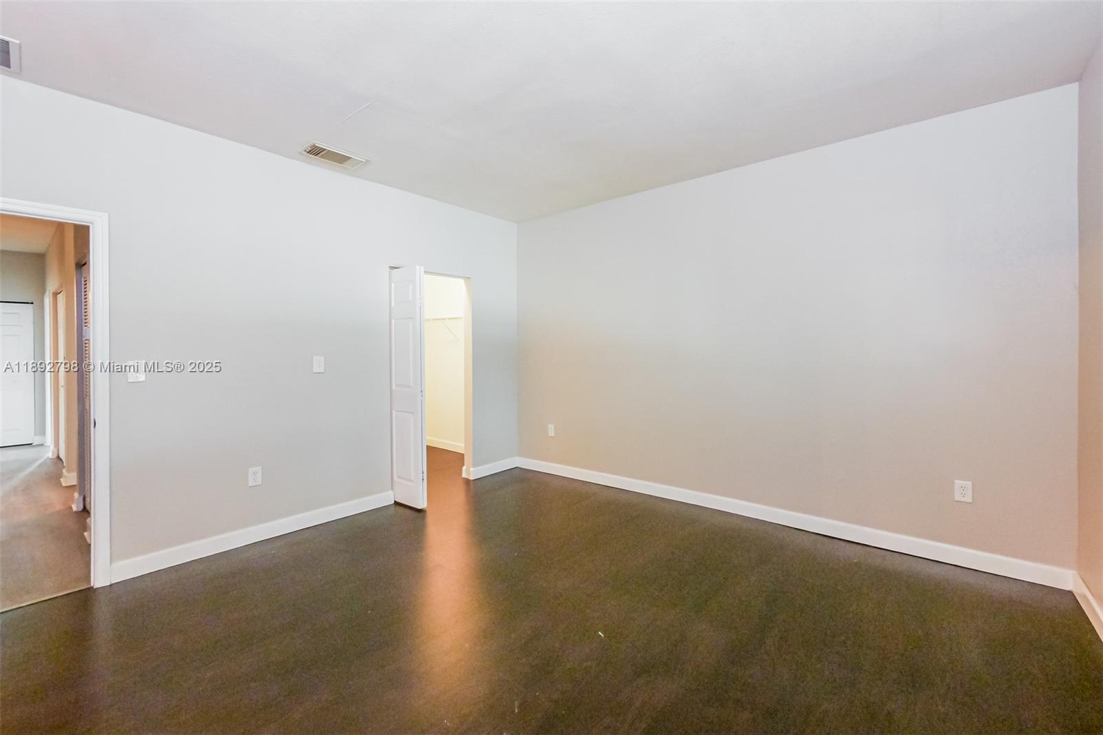 EMILIOS PLACE AT OASIS - Residential Lease