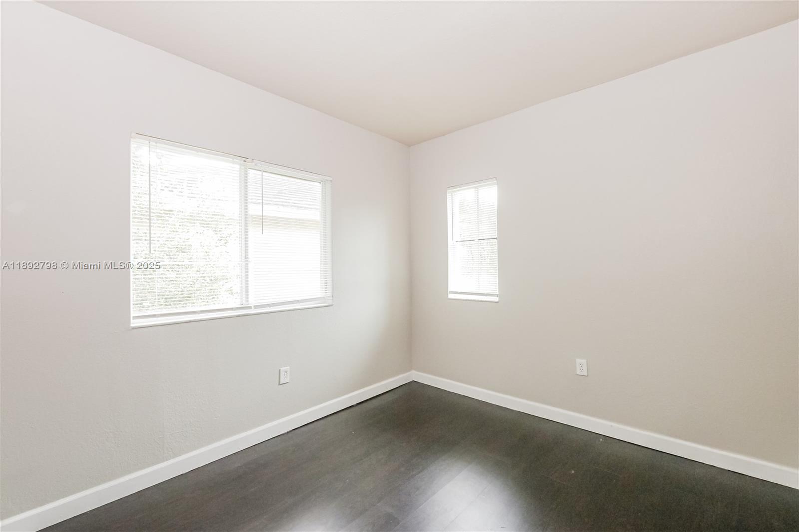 EMILIOS PLACE AT OASIS - Residential Lease