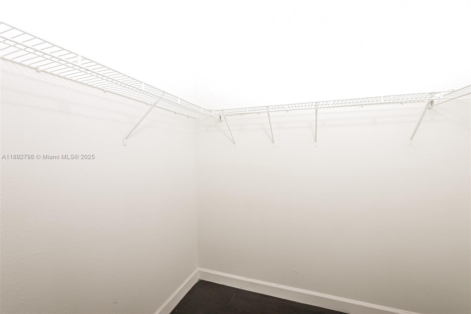 EMILIOS PLACE AT OASIS - Residential Lease