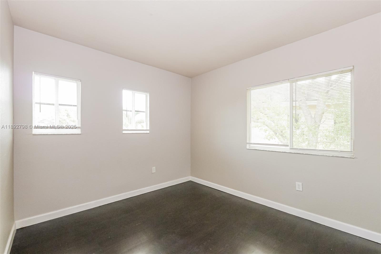 EMILIOS PLACE AT OASIS - Residential Lease