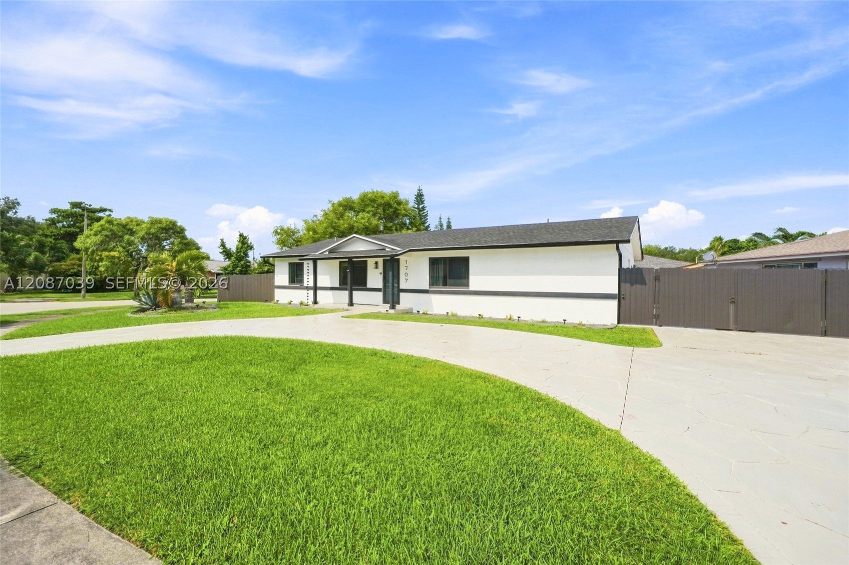 1707 S Curlew Ln, Homestead FL 33035