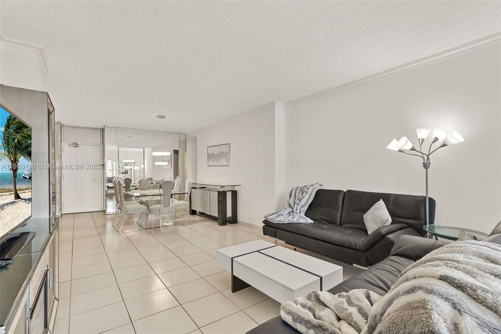 300 Bayview Dr 509