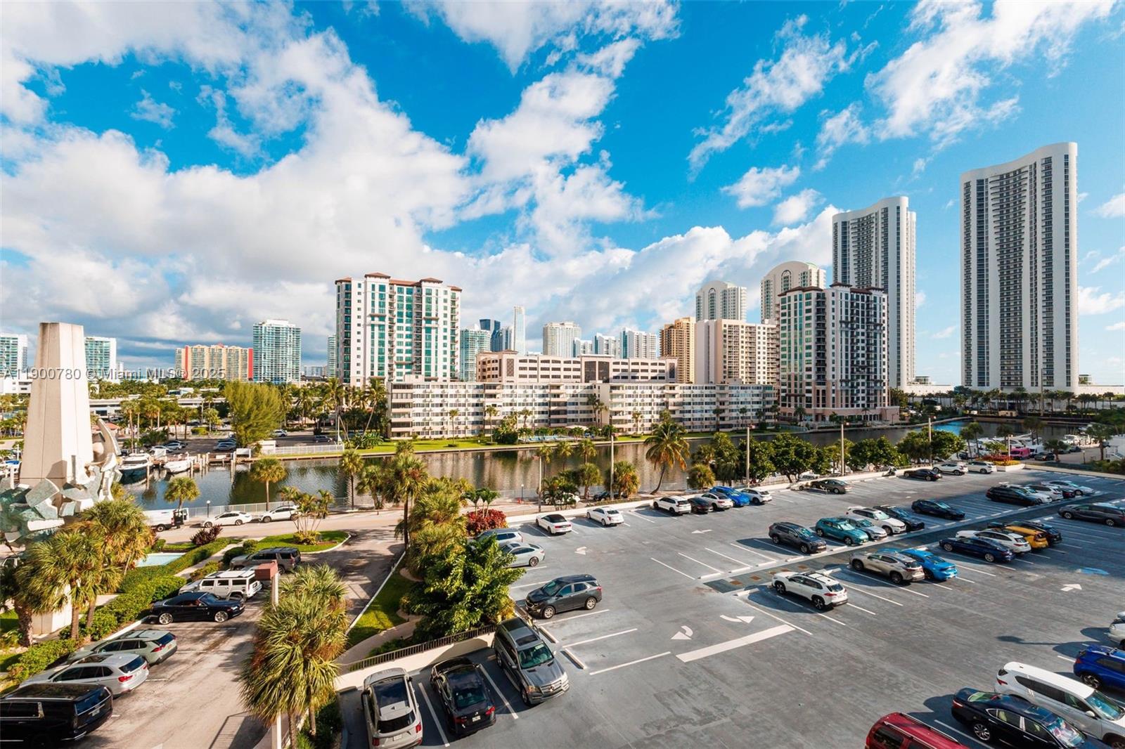 ARLEN HOUSE CONDO - Residential