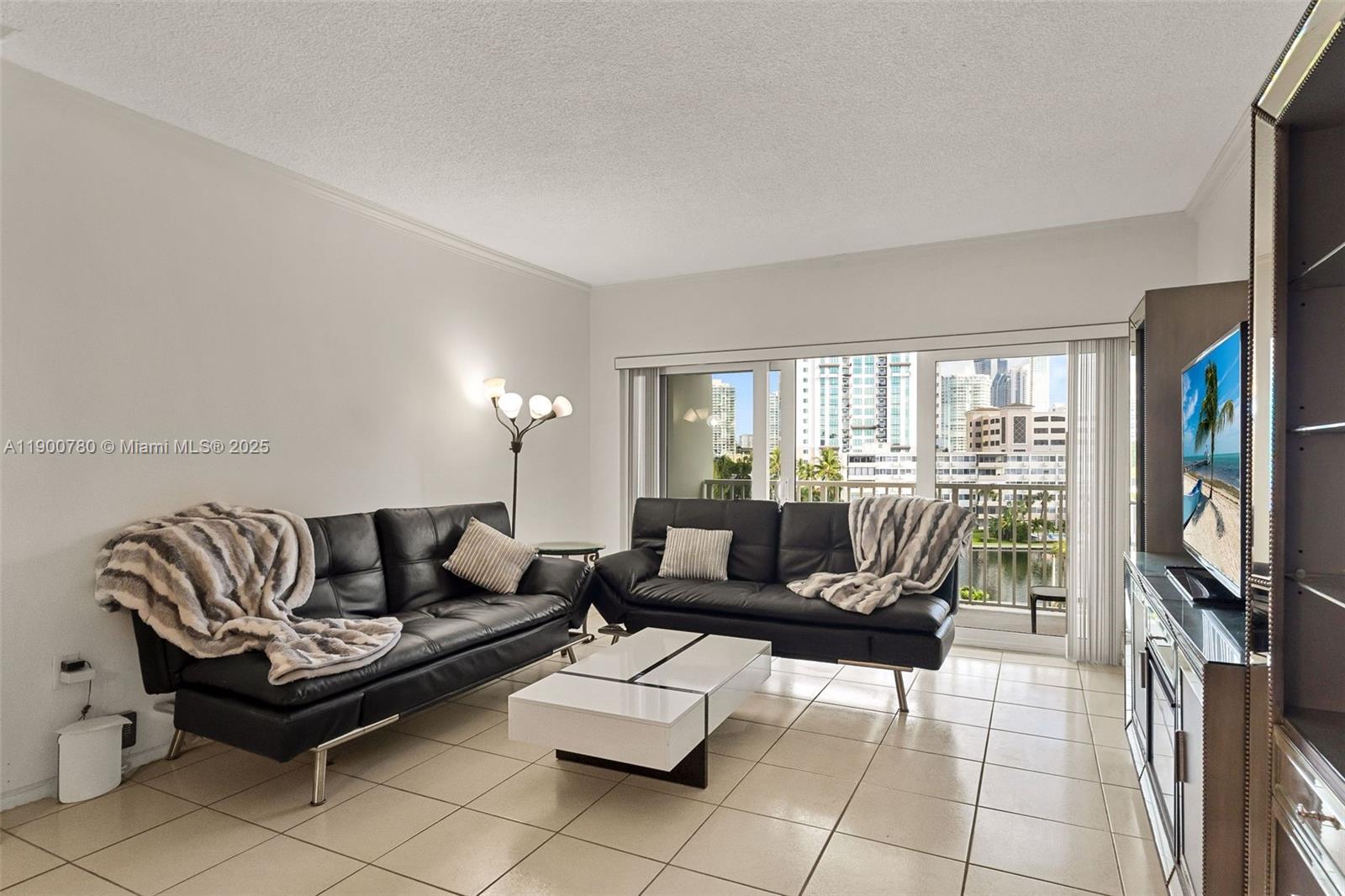 300 Bayview Dr 509