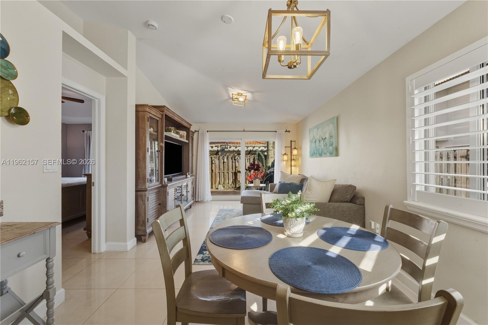 DORAL LANDINGS TOWNHOMES - Residential