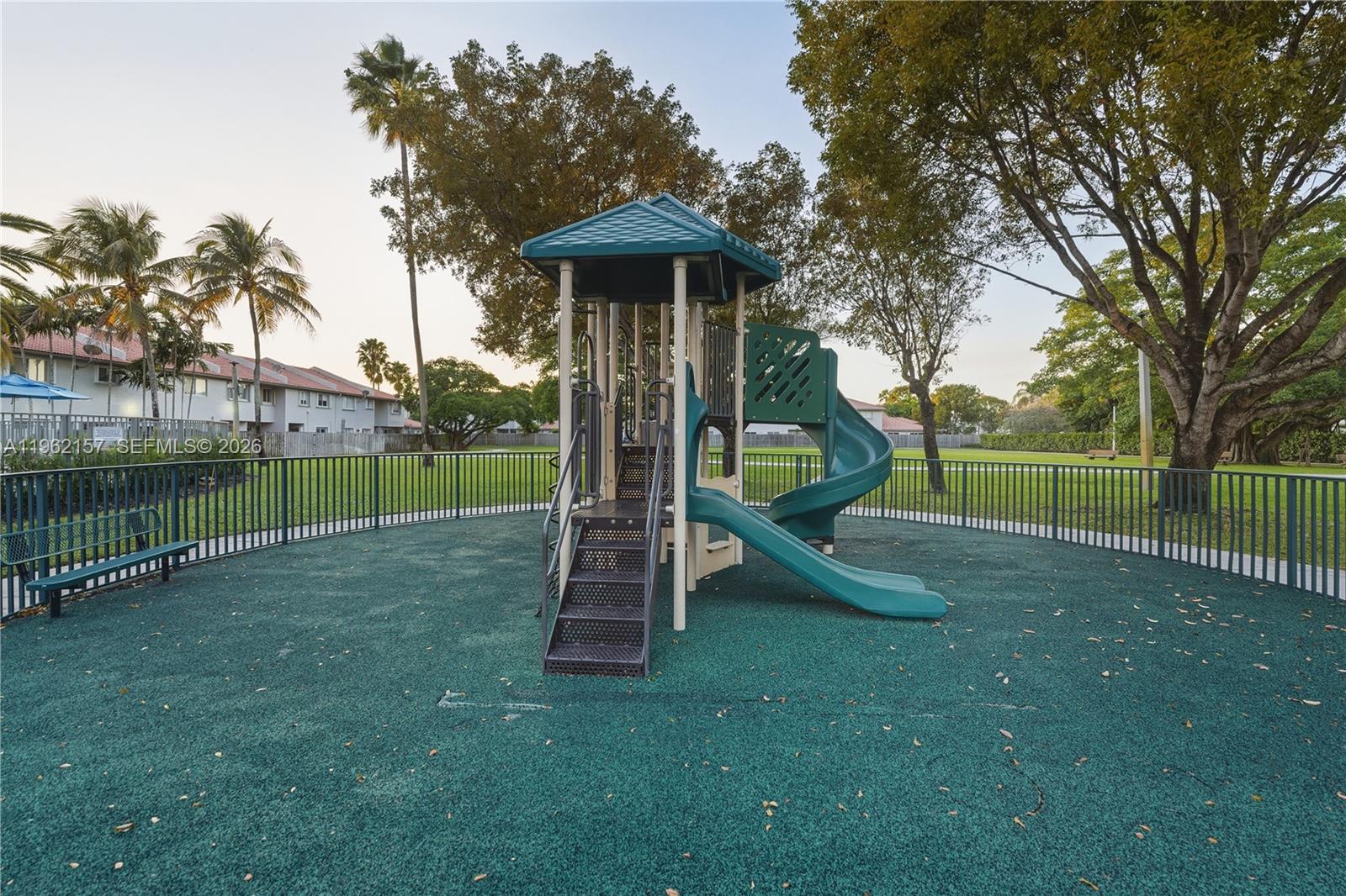 DORAL LANDINGS TOWNHOMES - Residential