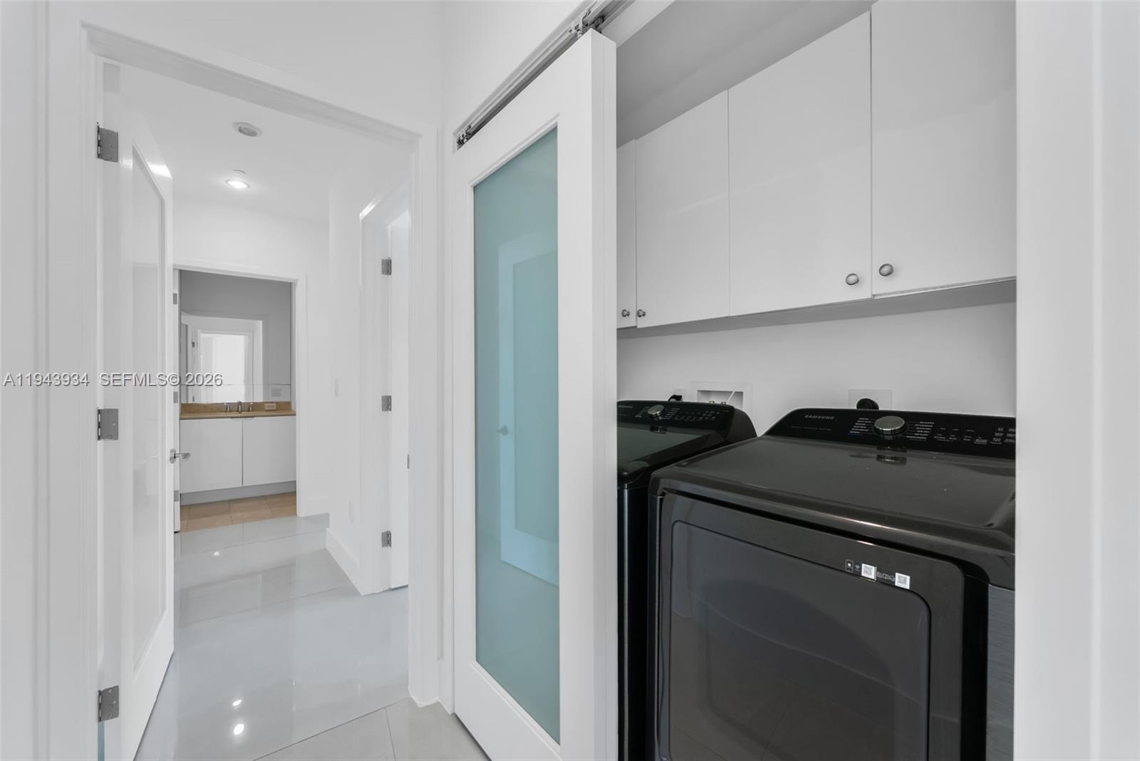 CARBONELL CONDO - Residential