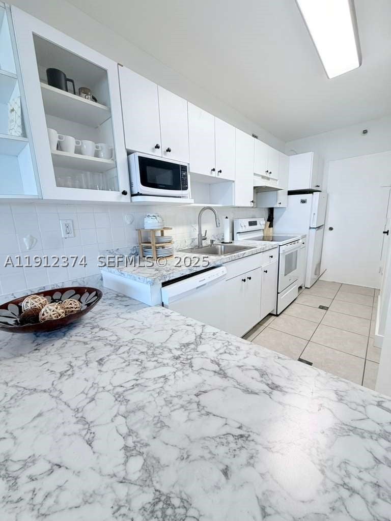 100 Lincoln Rd 1220