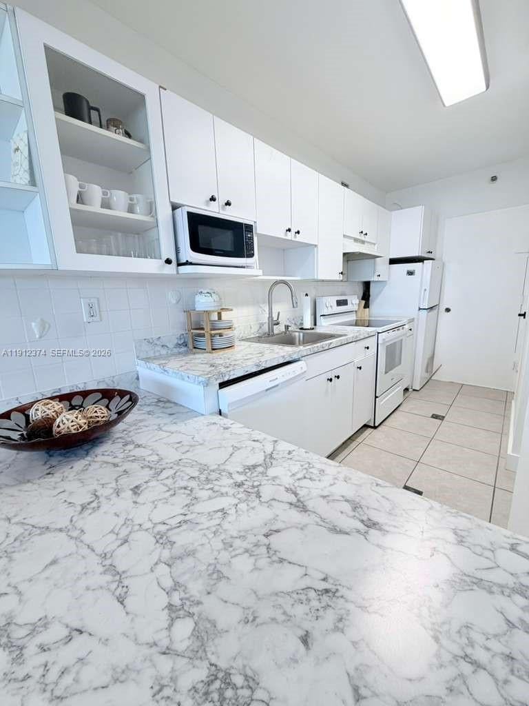 100 Lincoln Rd 1220