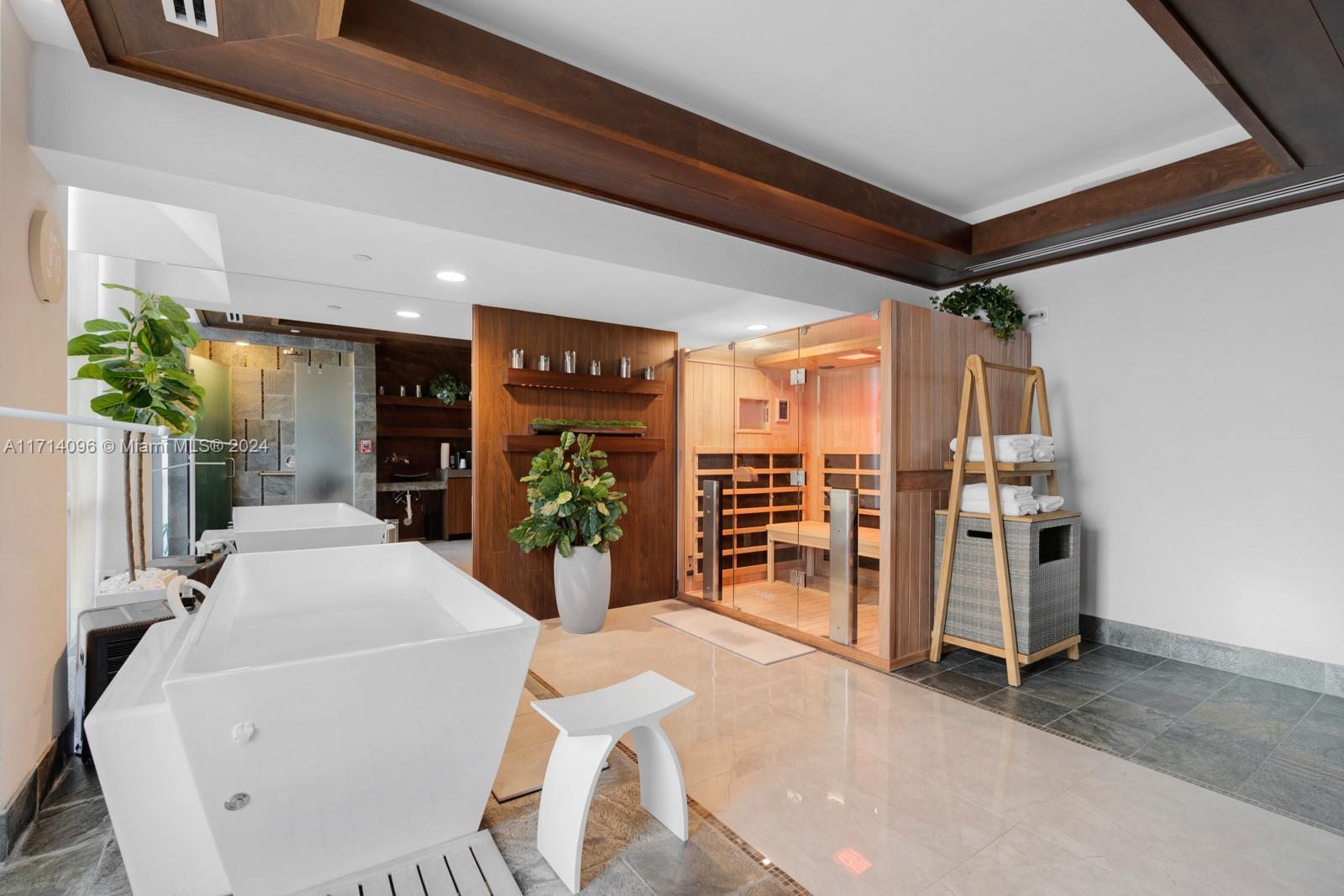 MEI CONDO - Residential