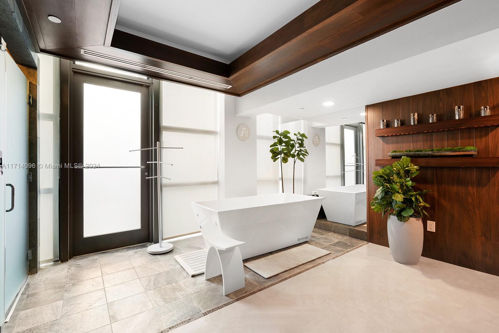 MEI CONDO - Residential