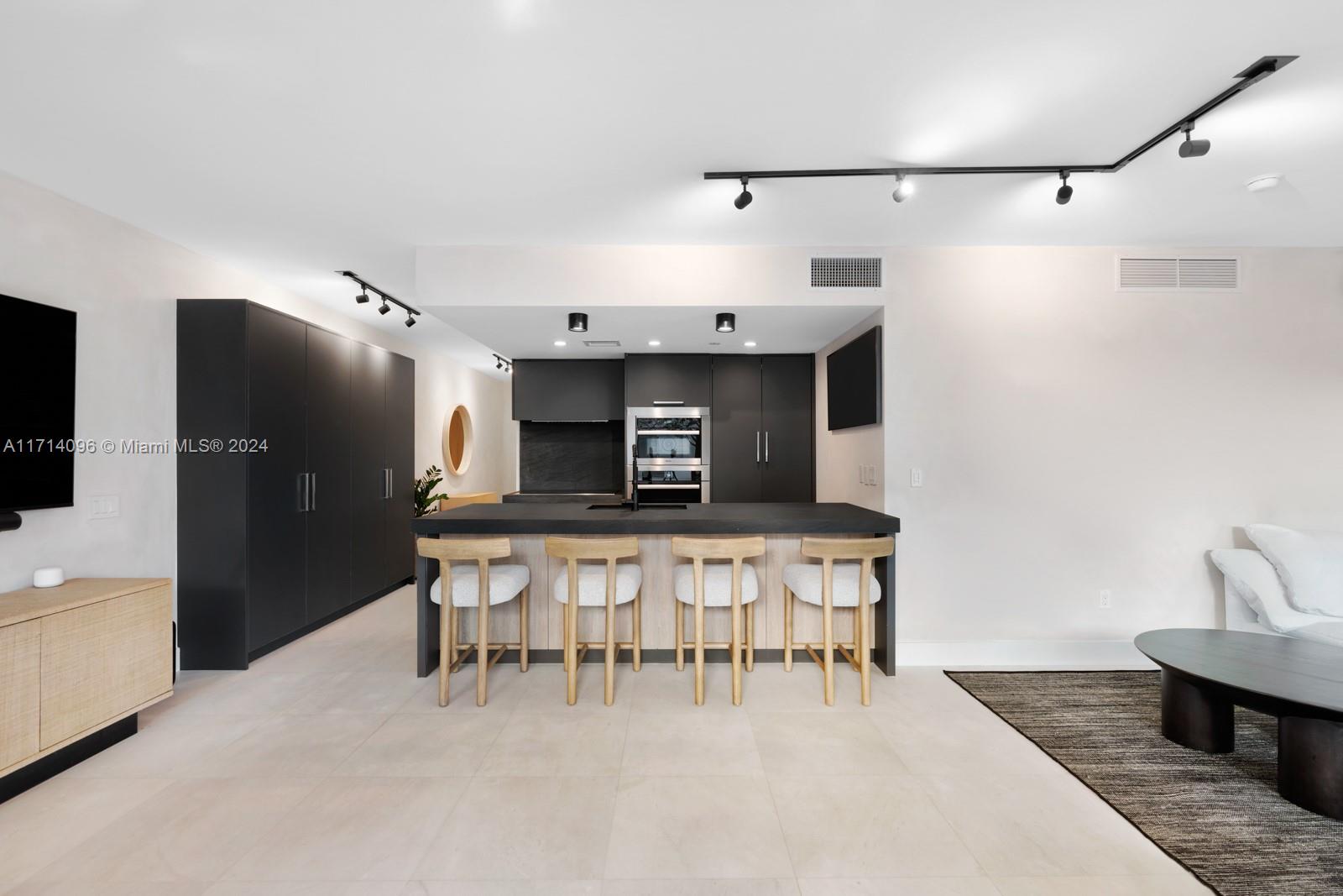 MEI CONDO - Residential