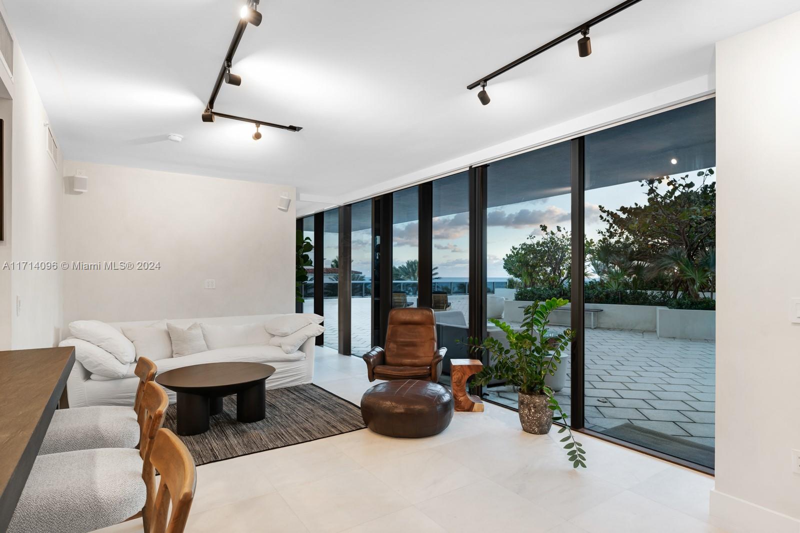 MEI CONDO - Residential