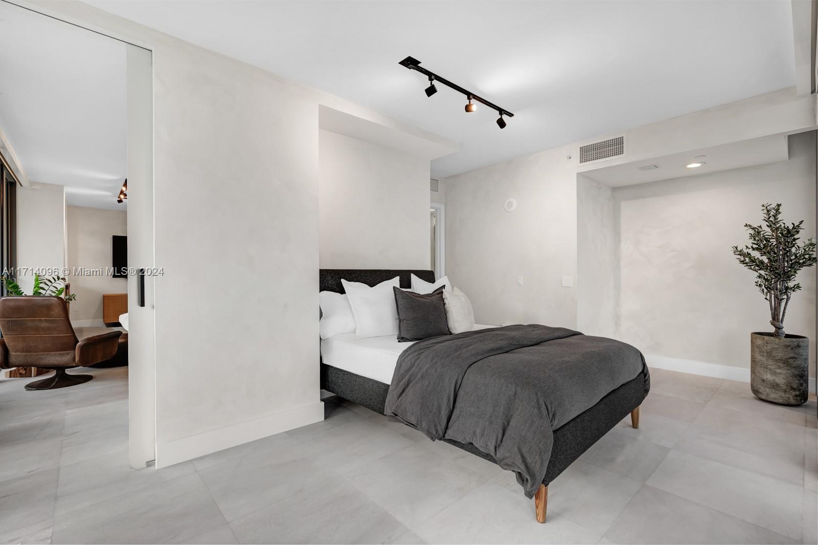 MEI CONDO - Residential