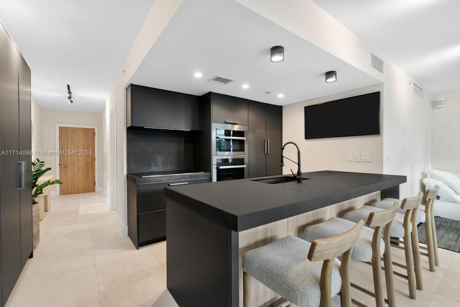 MEI CONDO - Residential