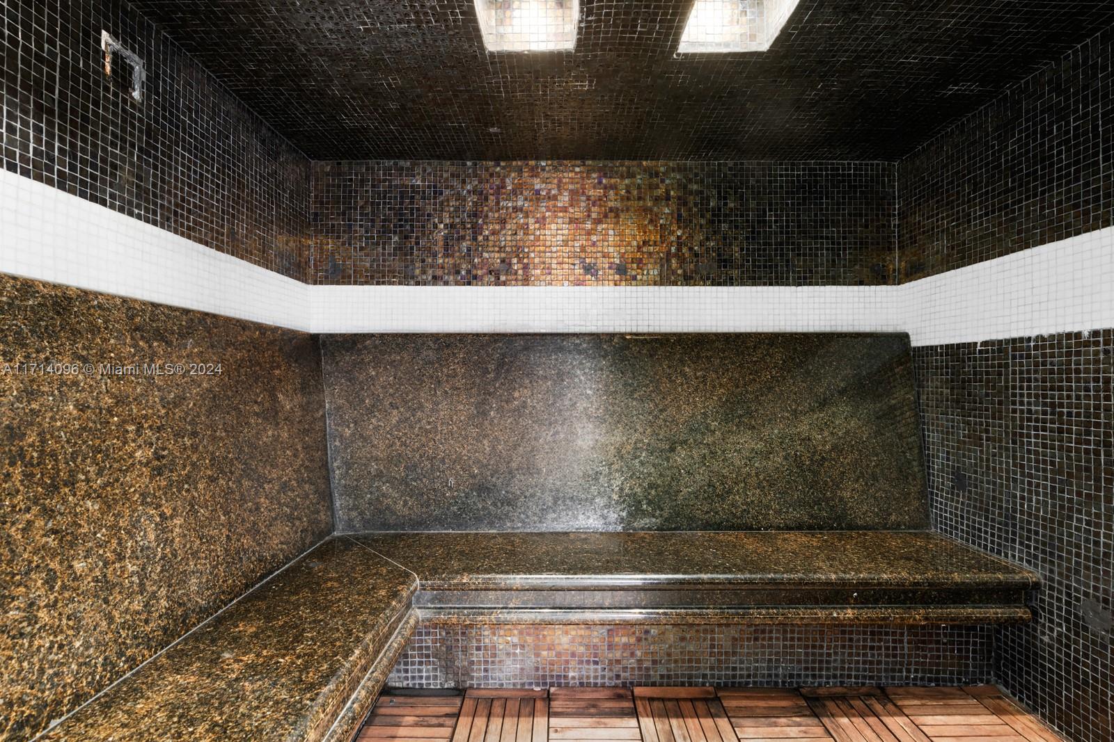 MEI CONDO - Residential