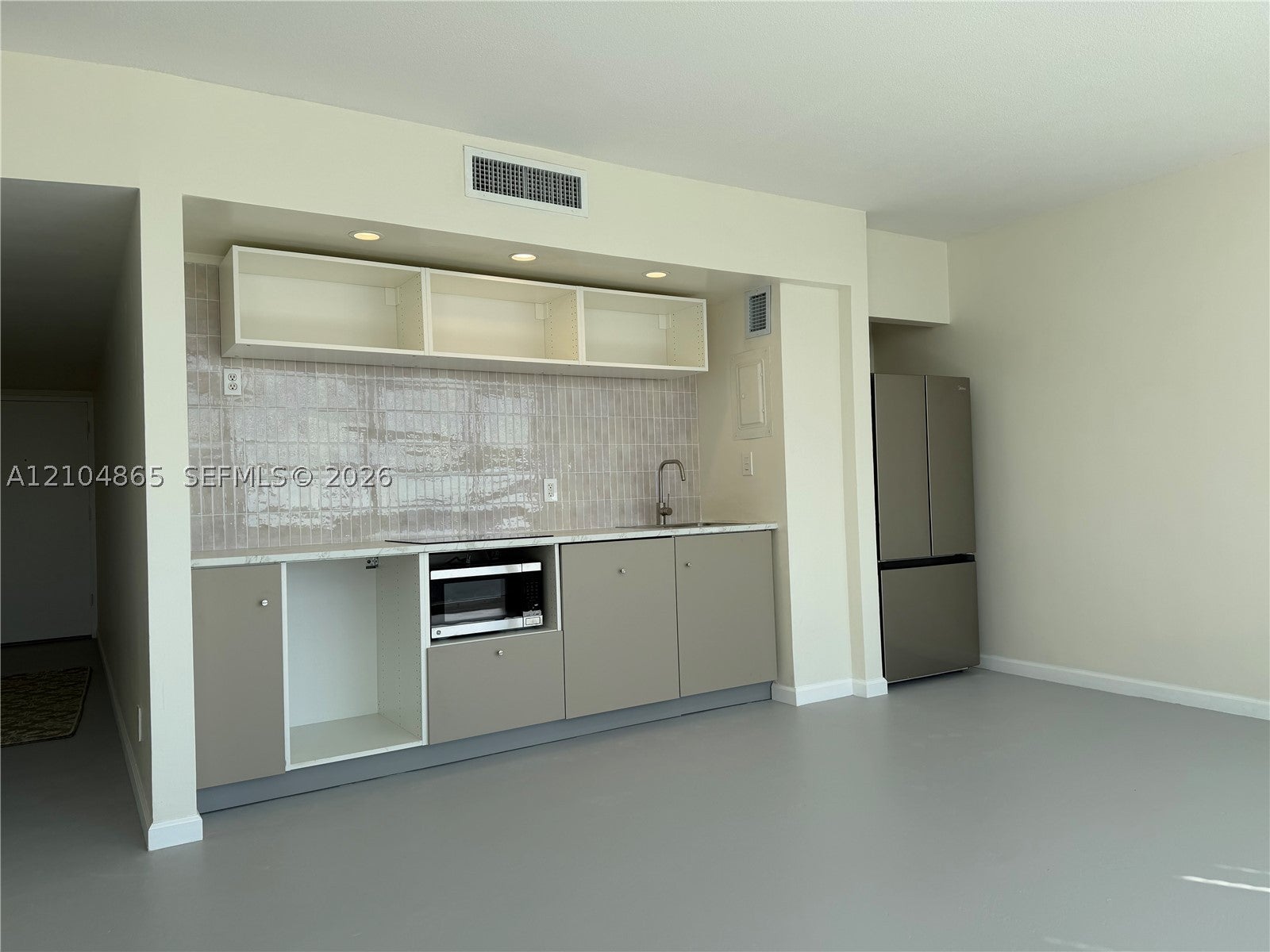 900 Bay Dr 413