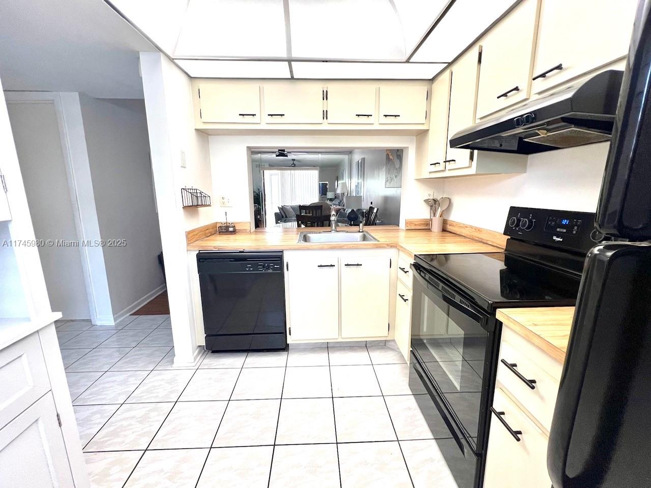 SUNRISE LAKES 178 CONDO - Residential