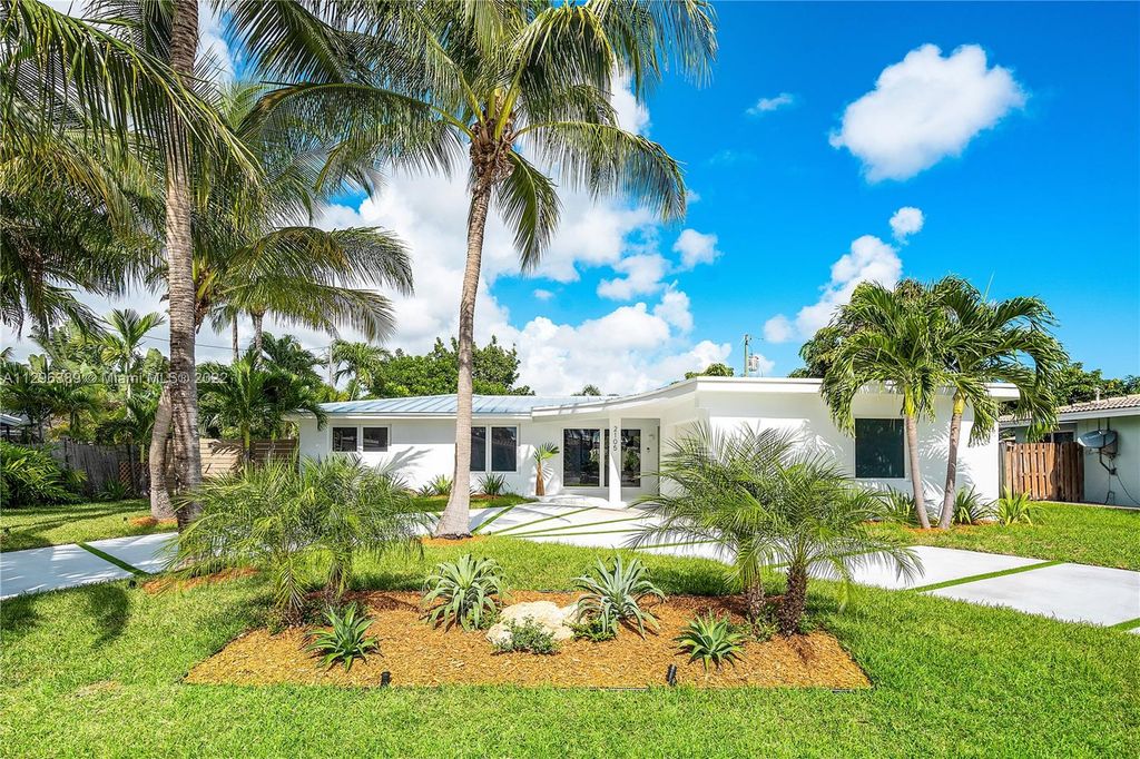 Photo of 2105 NE 62nd Ct, Fort Lauderdale, FL 33308 (MLS # A11296389)