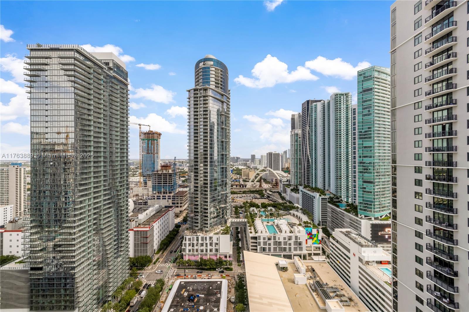 GALE RESIDENCES - Residential