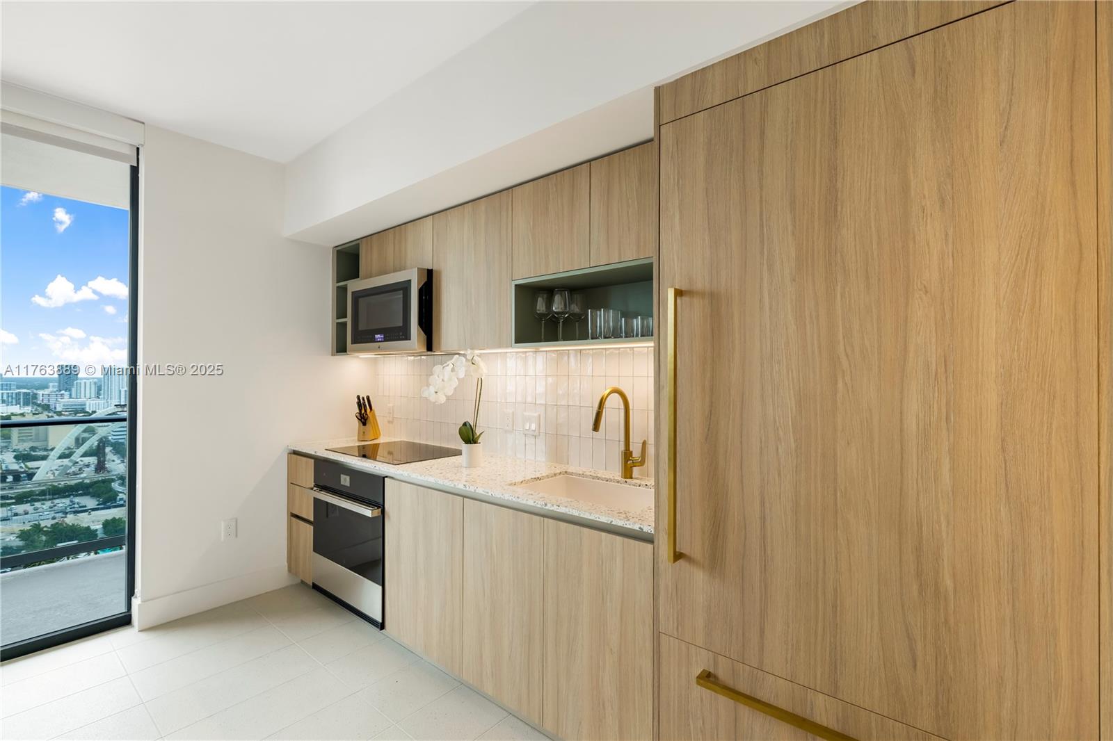 GALE RESIDENCES - Residential