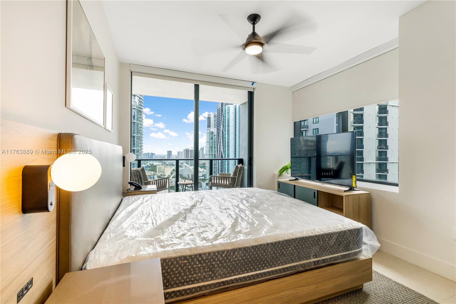 GALE RESIDENCES - Residential