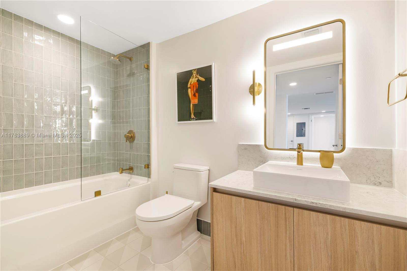 GALE RESIDENCES - Residential