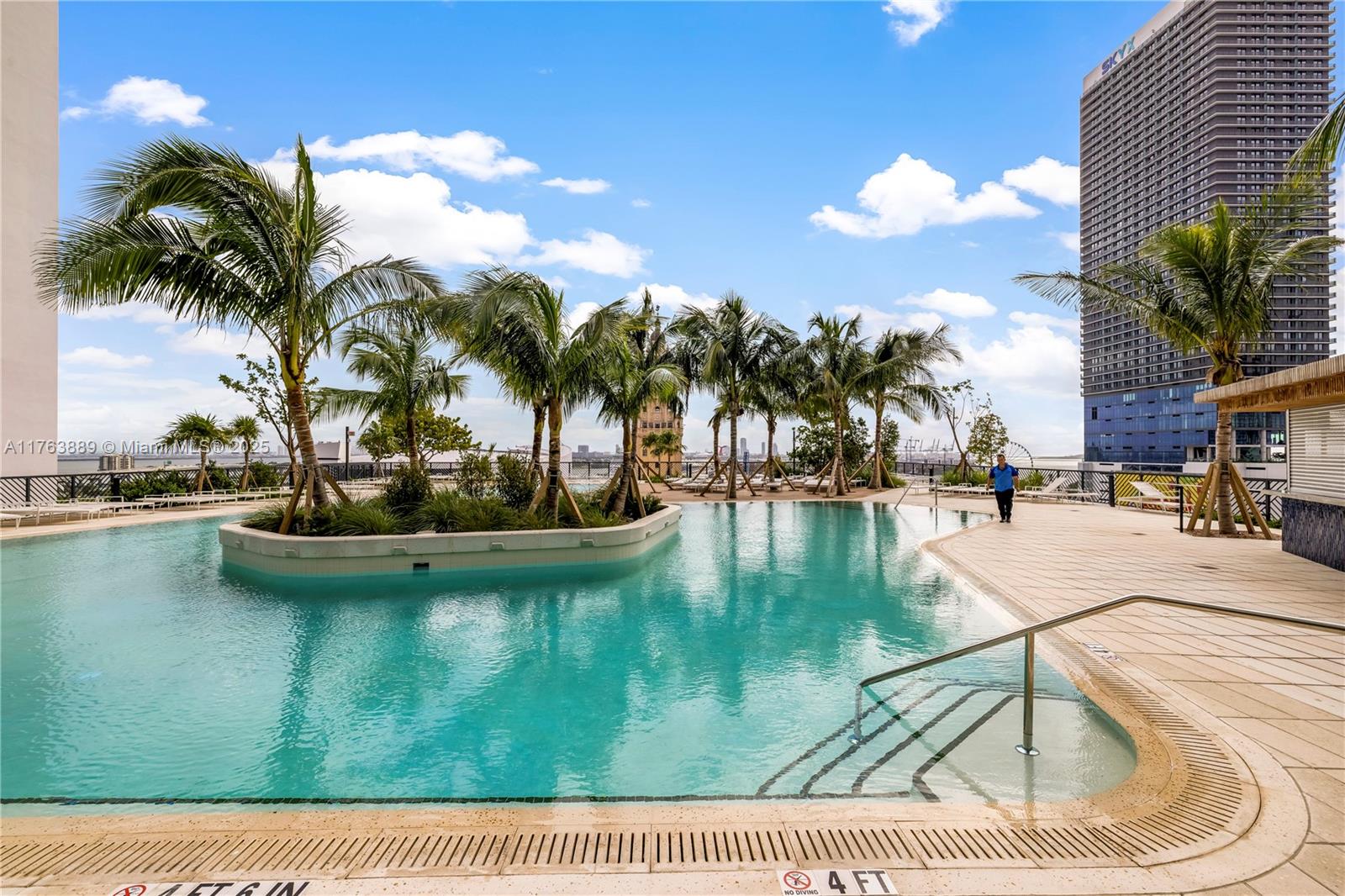 GALE RESIDENCES - Residential