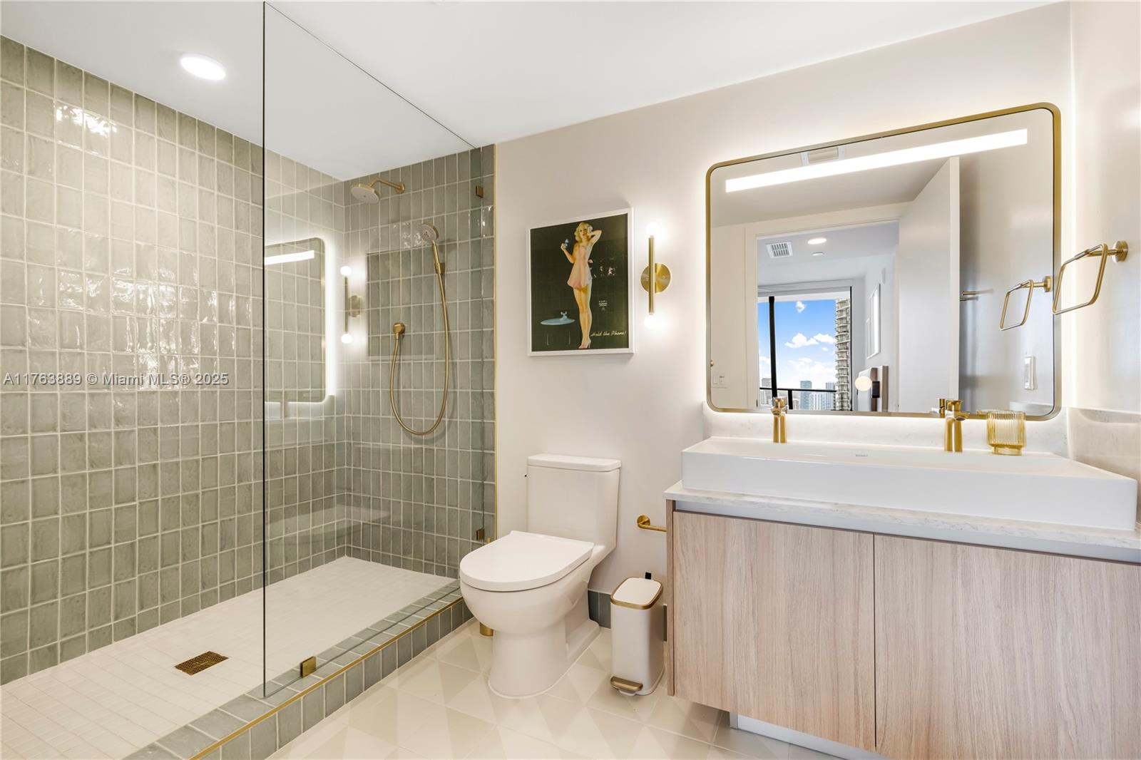 GALE RESIDENCES - Residential