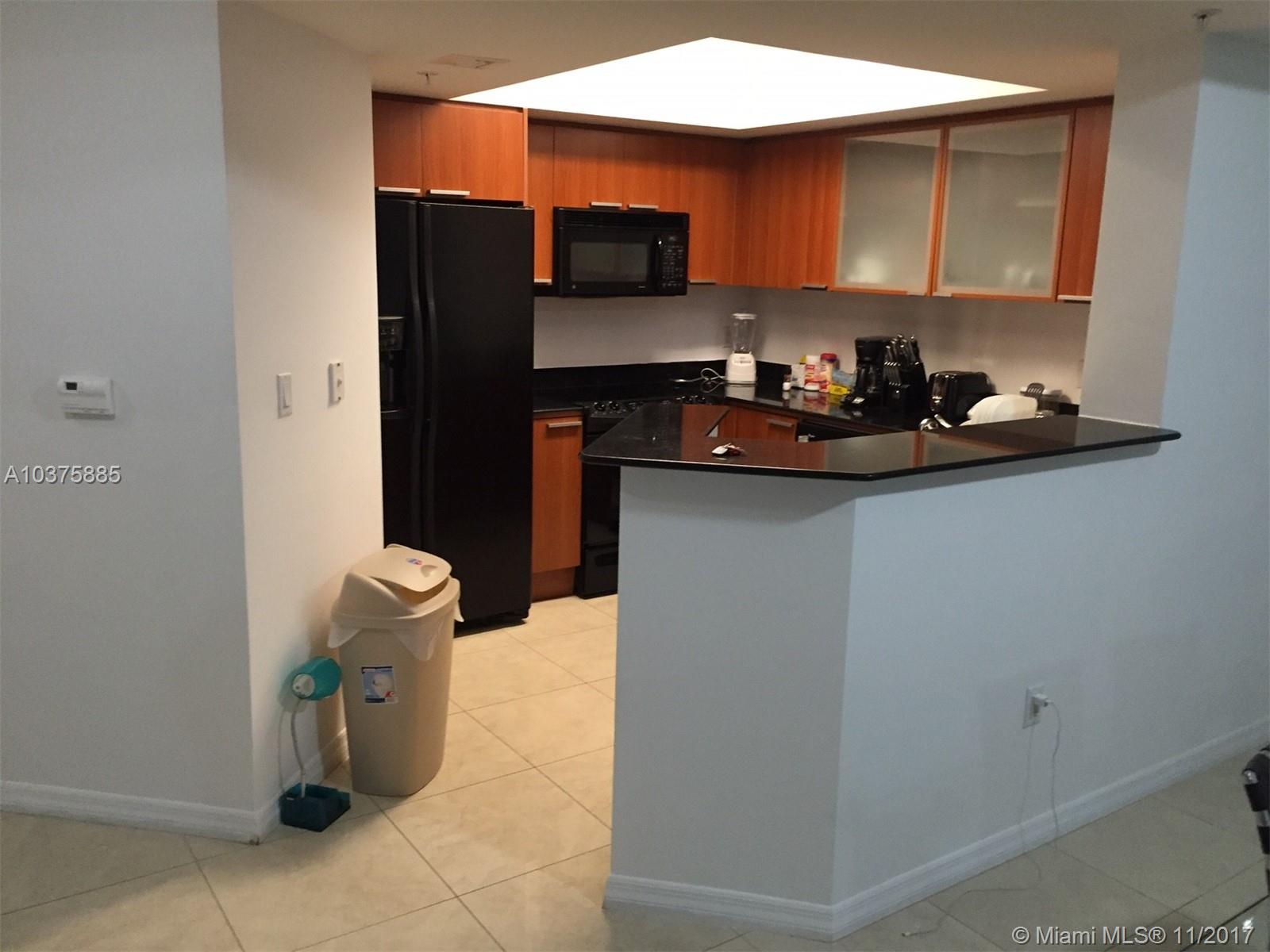 LA PERLA CONDO - Residential Lease