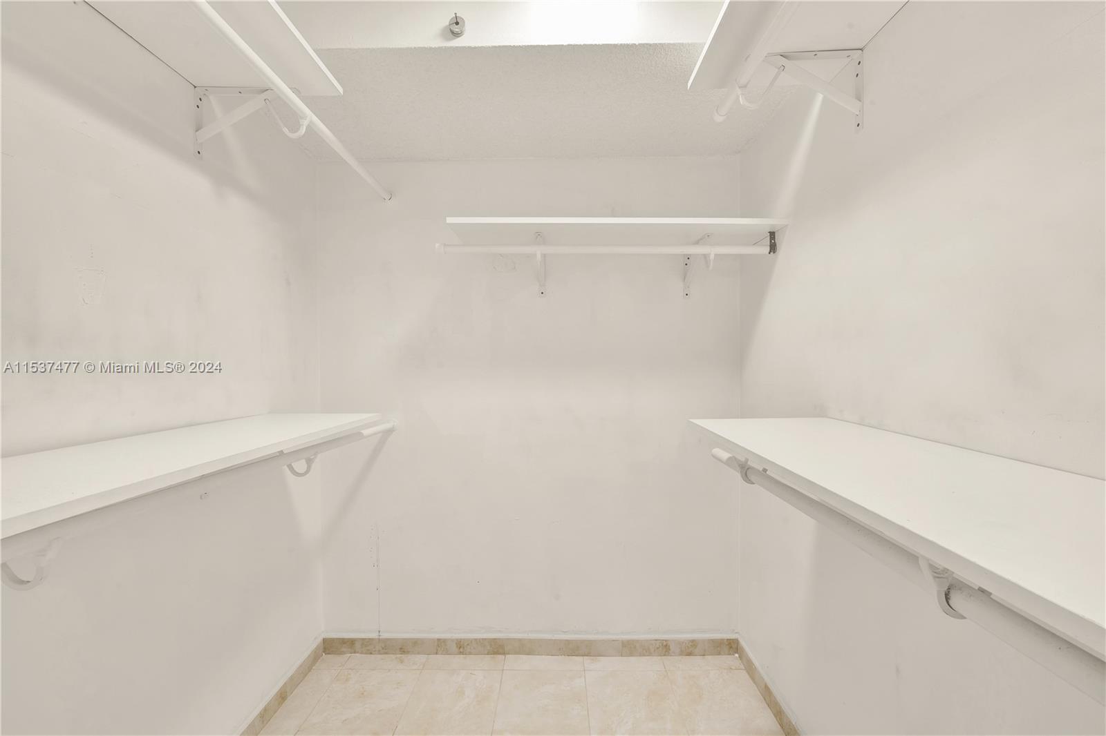 EL CONQUISTADOR SOUTH CON - Residential
