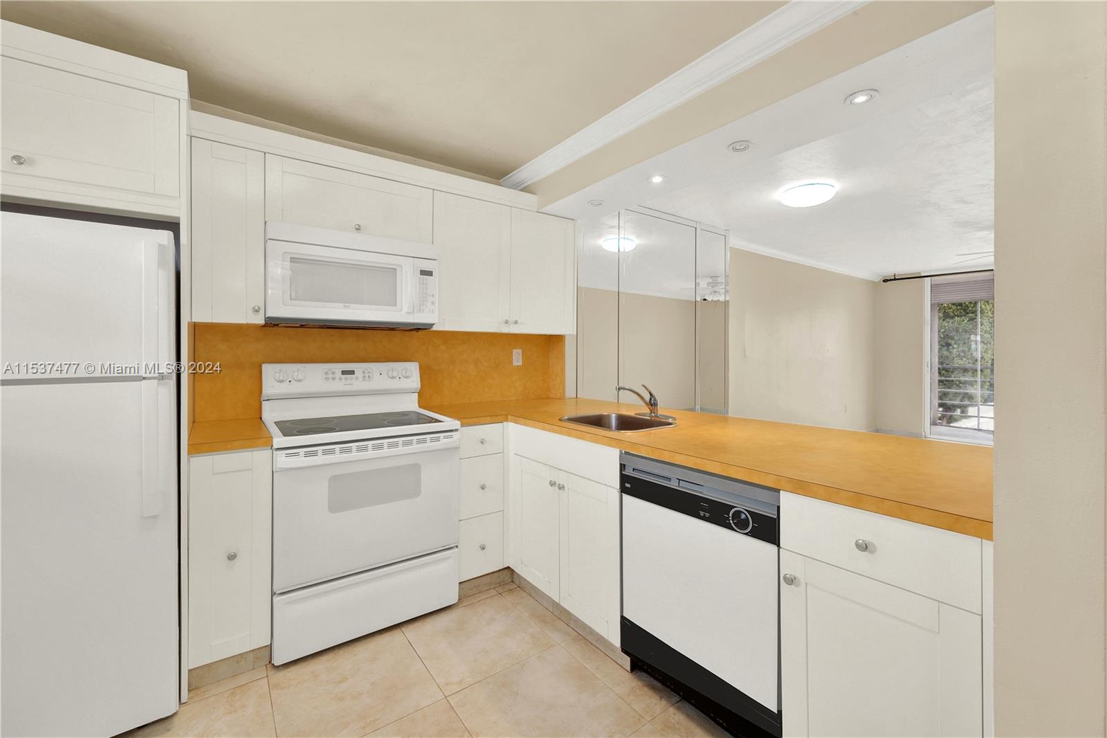 EL CONQUISTADOR SOUTH CON - Residential