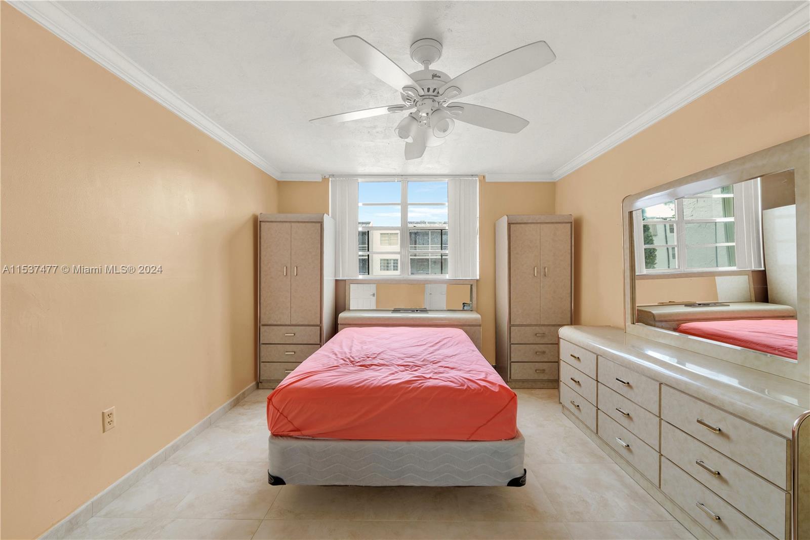 EL CONQUISTADOR SOUTH CON - Residential