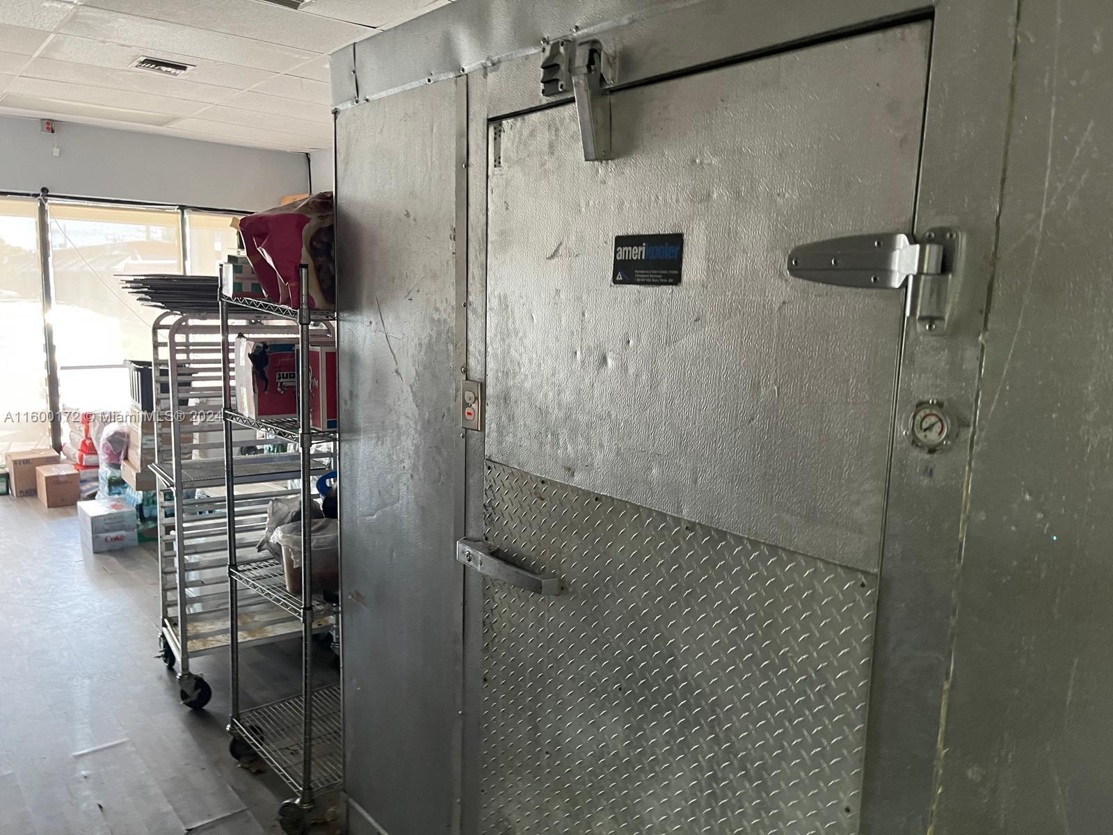 Turnkey Restaurant For Sale in Oakland Park