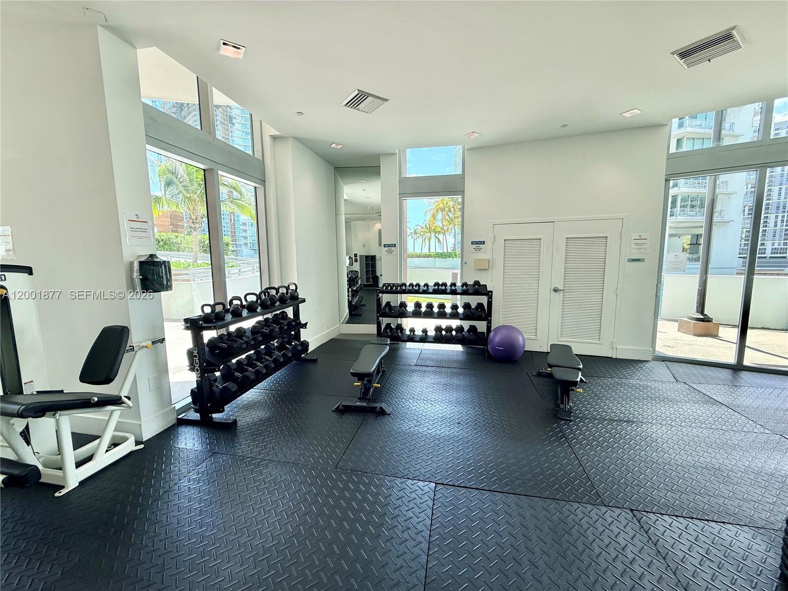 WIND CONDO - Residential