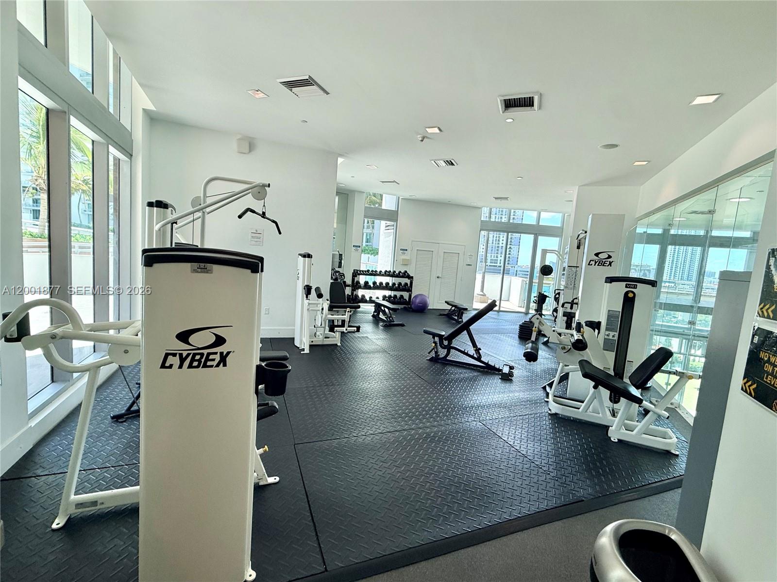 WIND CONDO - Residential