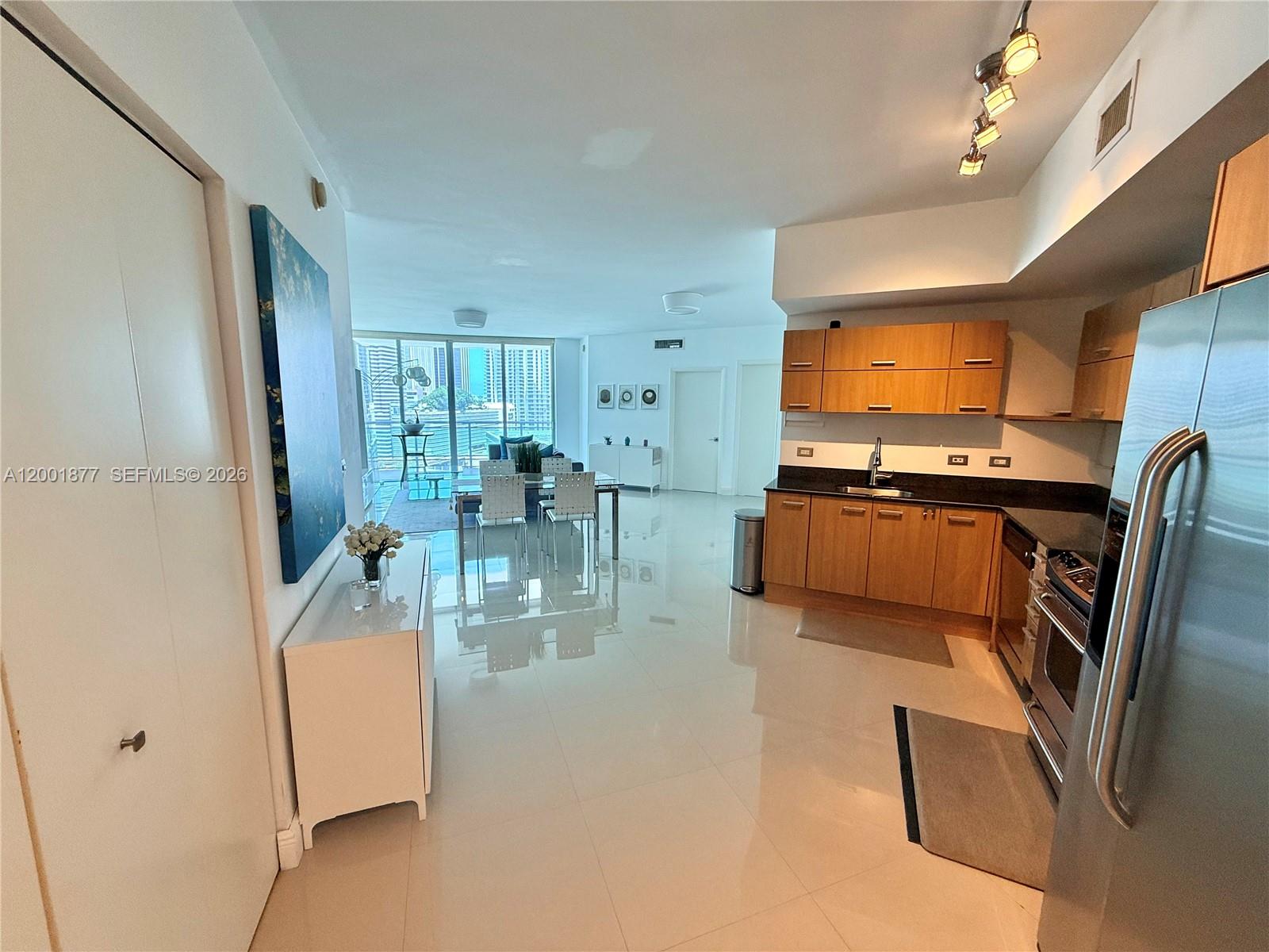 WIND CONDO - Residential