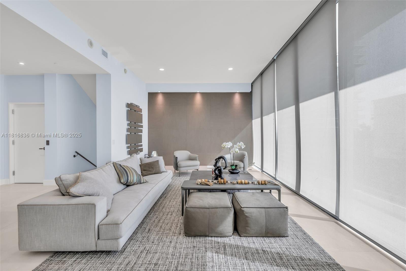 PARAISO BAY CONDO - Residential