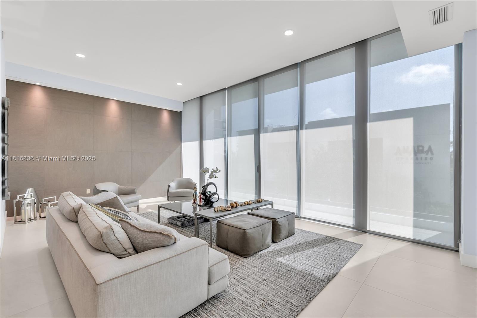 PARAISO BAY CONDO - Residential