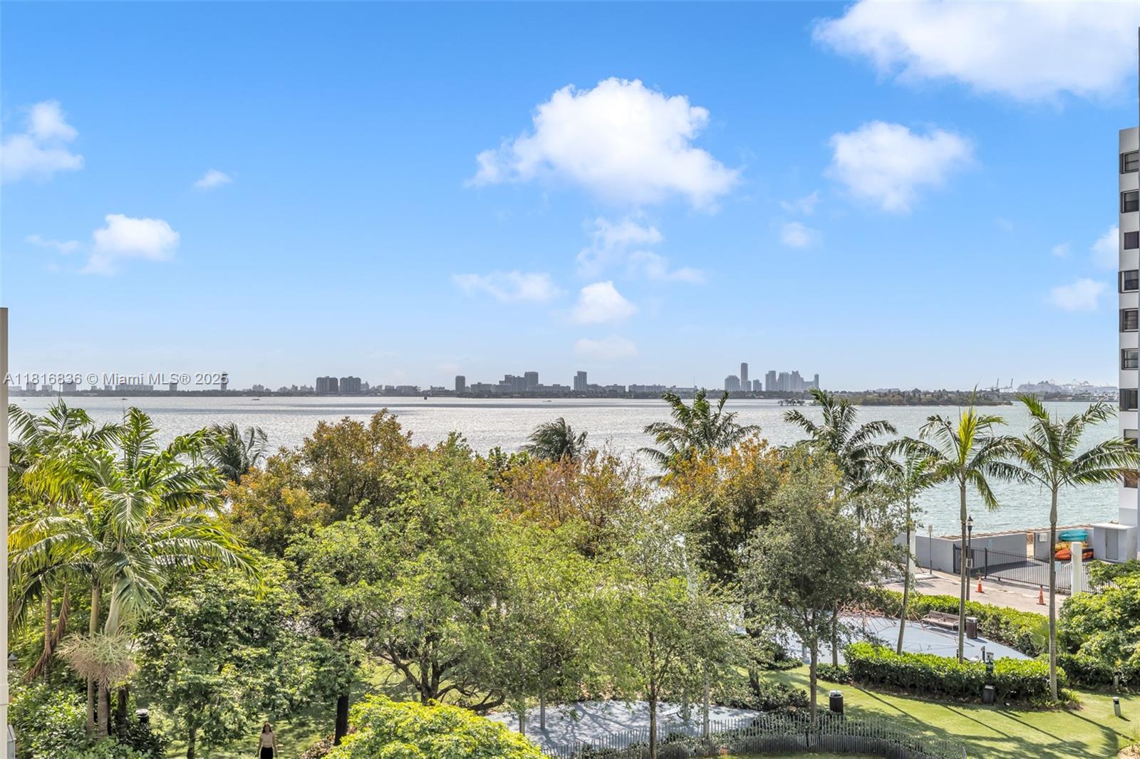 650 NE 32nd St BH4