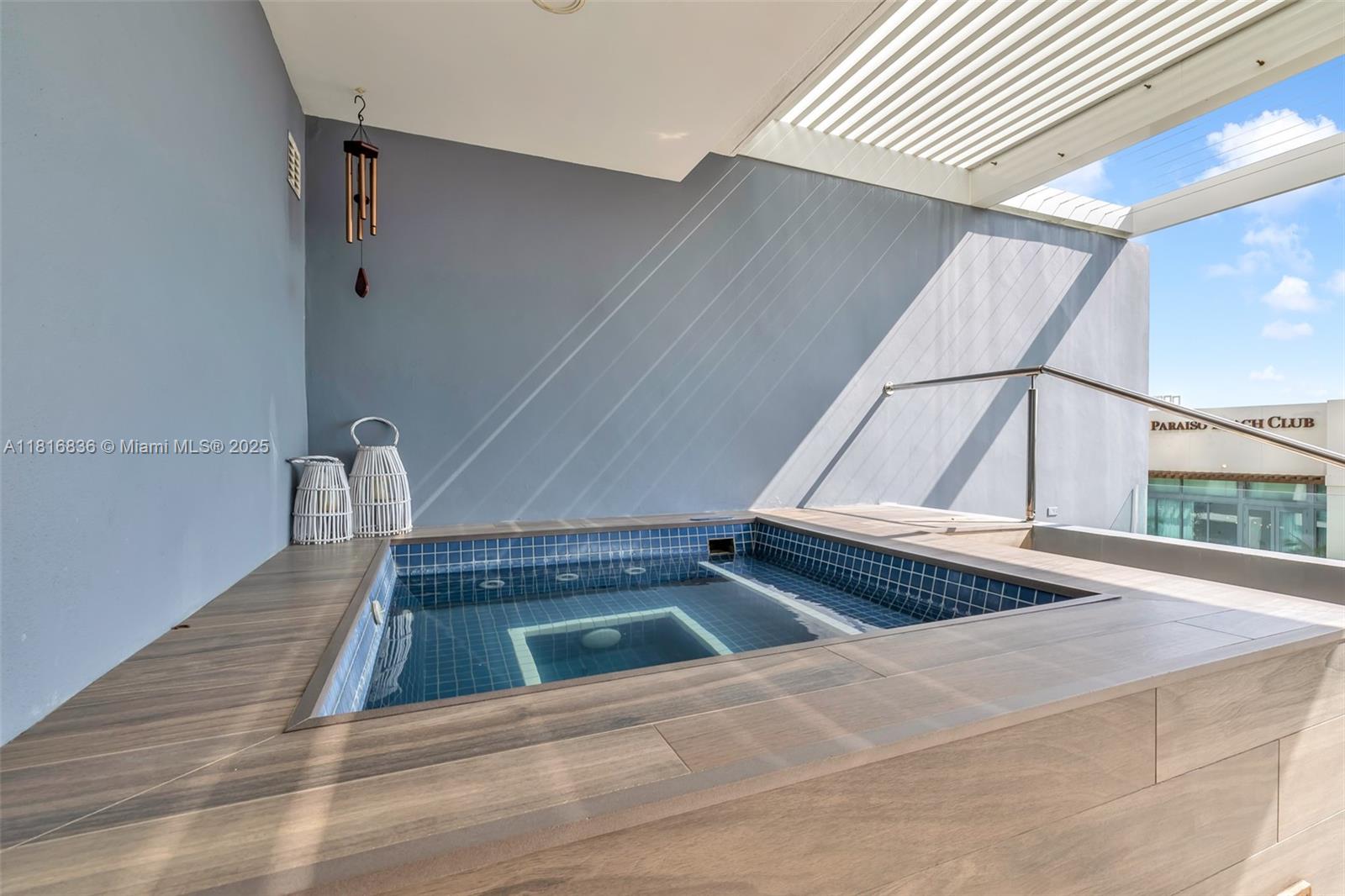 PARAISO BAY CONDO - Residential