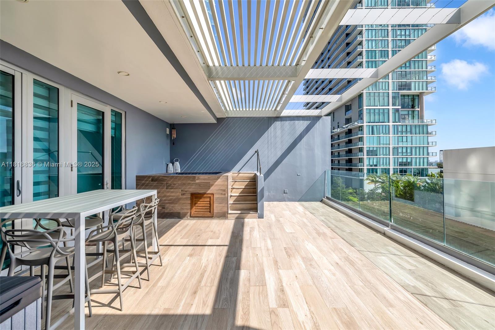 Property for Sale at 650 Ne 32nd St Bh4, Miami, Broward County, Florida - Bedrooms: 4 
Bathrooms: 5  - $3,500,000