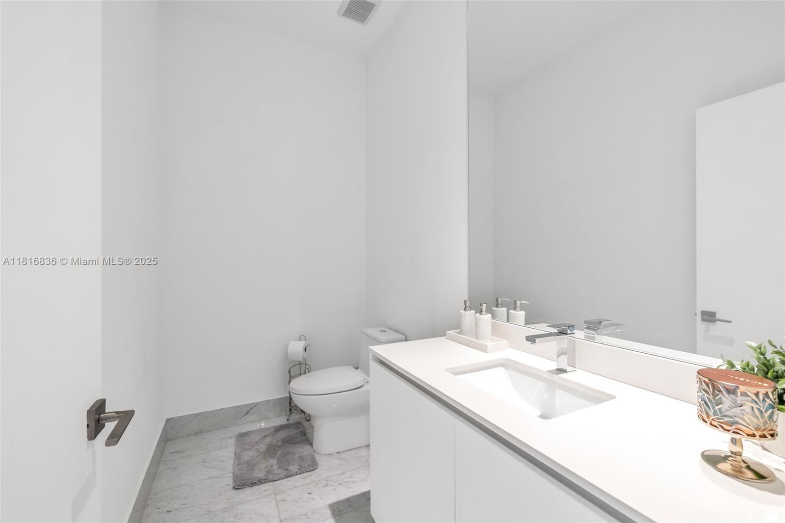 PARAISO BAY CONDO - Residential