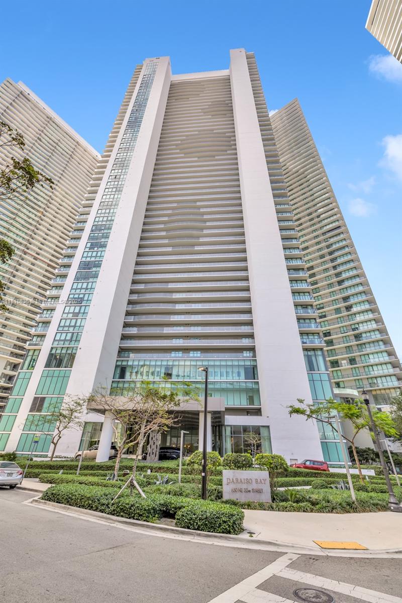 650 NE 32nd St BH4