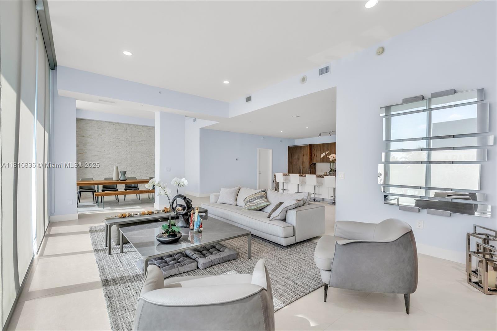 PARAISO BAY CONDO - Residential