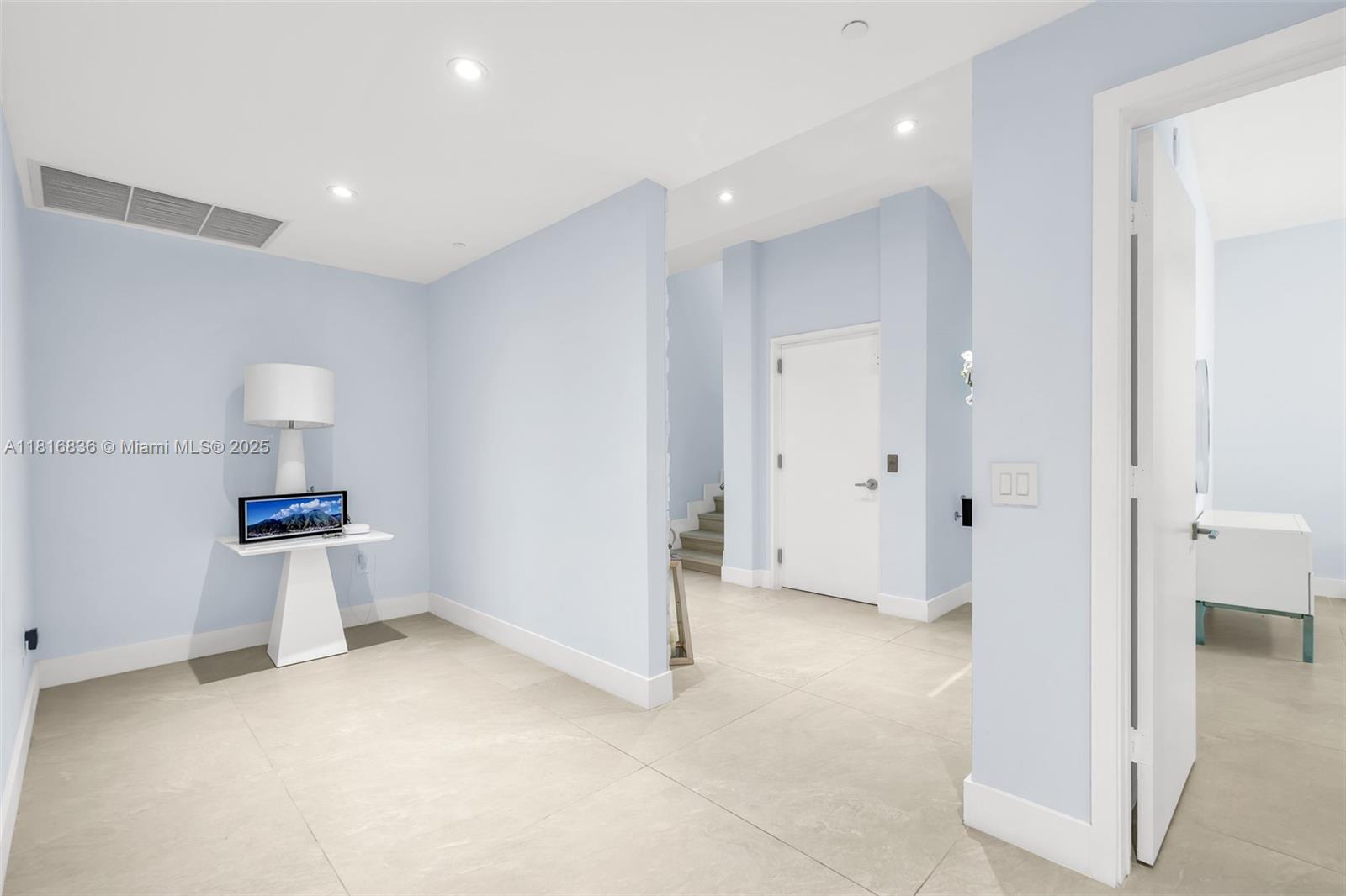 PARAISO BAY CONDO - Residential