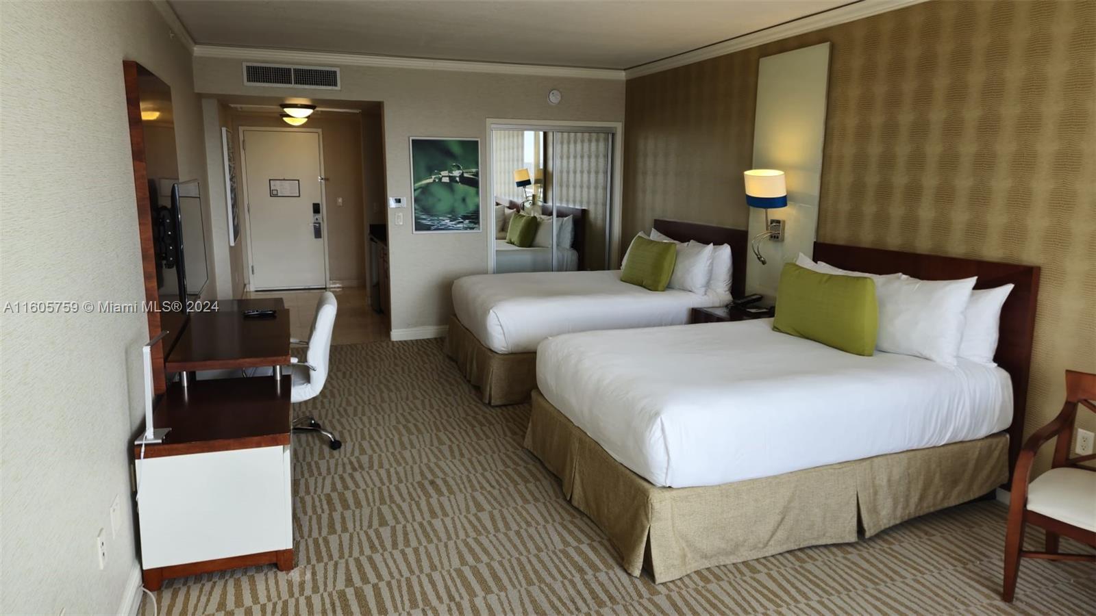 TRUMP INTERNATIONAL SONES - Residential