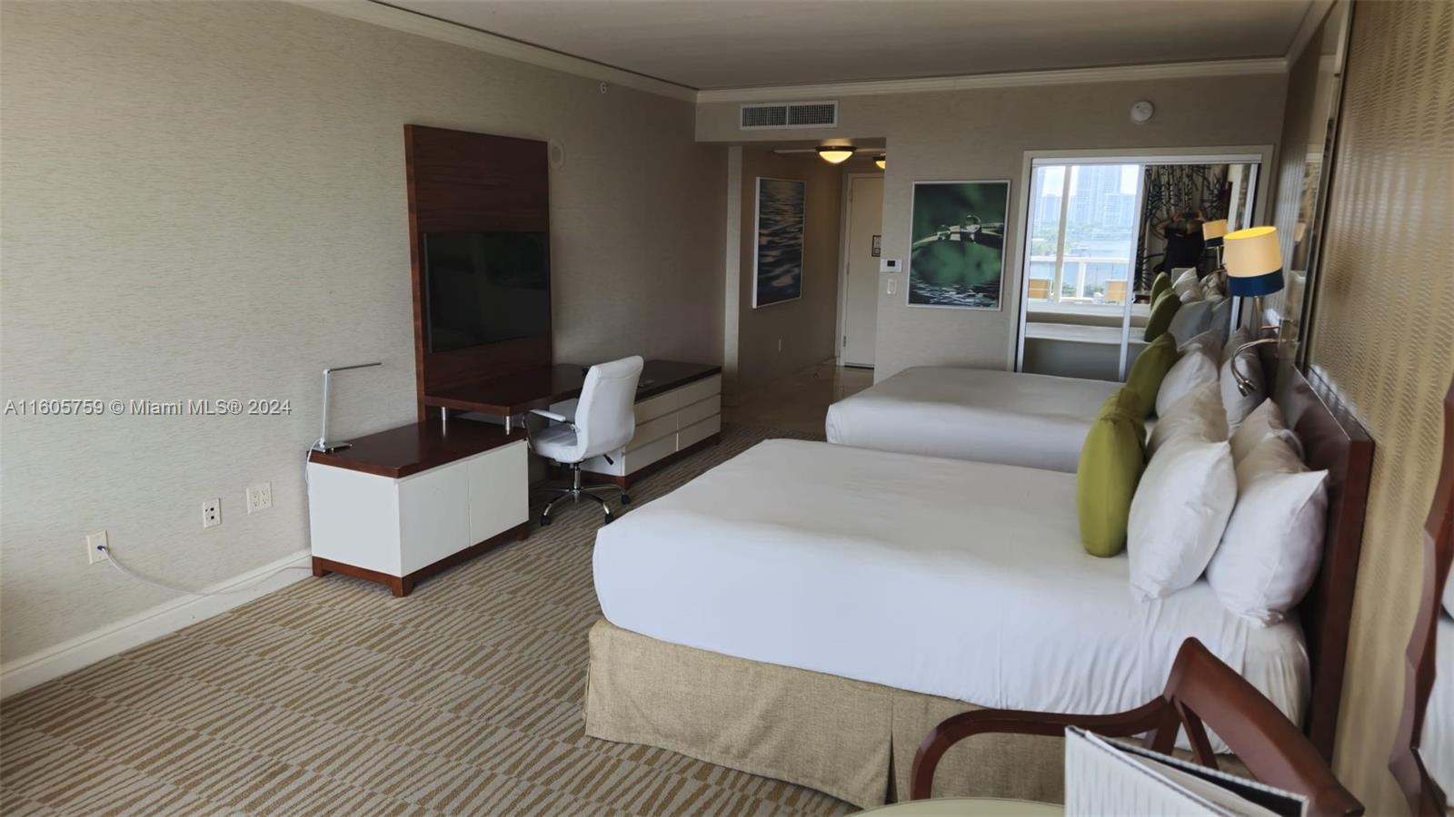 TRUMP INTERNATIONAL SONES - Residential