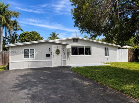 Photo of 5920 NE 1st Terrace, Fort Lauderdale, FL 33334 (MLS # A12078581)